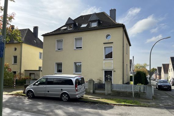 Attraktives 3-Familienhaus mit zusätzlichem Baugrundstück am Lutherpark in DU-Homberg