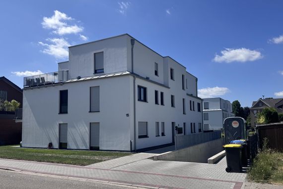 Moderne Eleganz mit Dorfcharme  Wohnen mit Blick auf die Dorfkirche