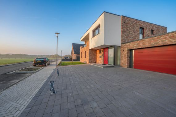 Neuwertiges Traumhaus in malerischer Feldrandlage – Naturidylle trifft auf exklusiven Wohnkomfort!