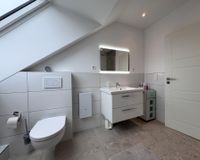 Neuwertiges Bad im modernen Design 