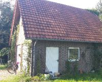 das Garagengebäude