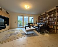 Geräumiges Wohnzimmer 