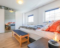 Schlafzimmer mit Zugang Badezimmer