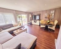 großes Wohn-/Esszimmer
