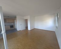 Blick Wohnraum und Küche 