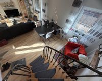 Blick Treppe Dachgeschoss in den Wohnraum 