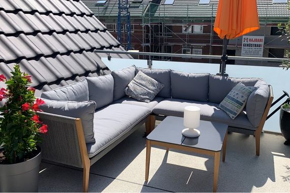 Schöner Wohnen! Exklusive Maisonette- Wohnung mit Sonnenterrasse