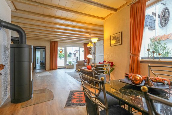 Gepflegtes Familienhaus mit Wellnessoase, Kamin & großem Garten – Modernisiert & Familienfreundlich