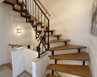 Schickes Treppenhaus zum Obergeschoss