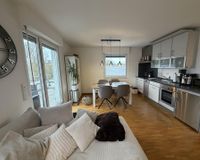 gemütlicher Wohnraum mit Essbereich 