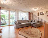 Wohnbereich mit Blick auf die Terrasse