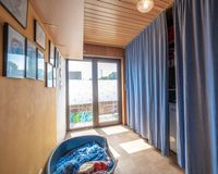 Zimmer mit Zugang Balkon