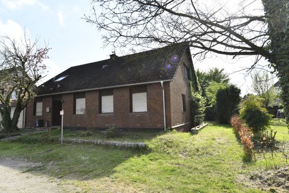 Viel Platz in freistehendem Einfamilienheim mit Garage in Duisburg Baerl