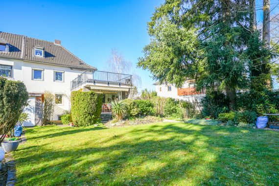 Attraktive Maisonette-Wohnung: Dachterrasse, Gartenanteil & niedrige Nebenkosten