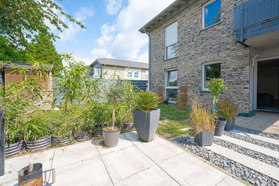 Erdgeschosswohnung mit privatem Garten und angenehmer Wohnatmosphäre – ideal für Paare und Singles