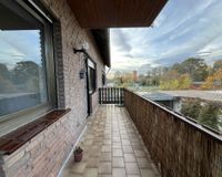 Balkon mit zwei Zugängen