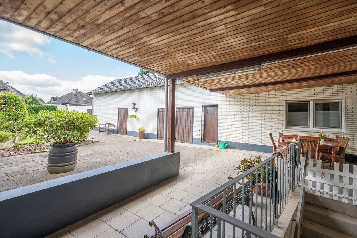 Gepflegtes Mehrfamilienhaus mit Charakter und Entwicklunsgmöglichkeiten