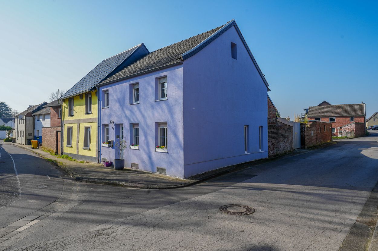 Ruhig und zentral – Familienfreundliche Doppelhaushälfte mit Gestaltungsspielraum