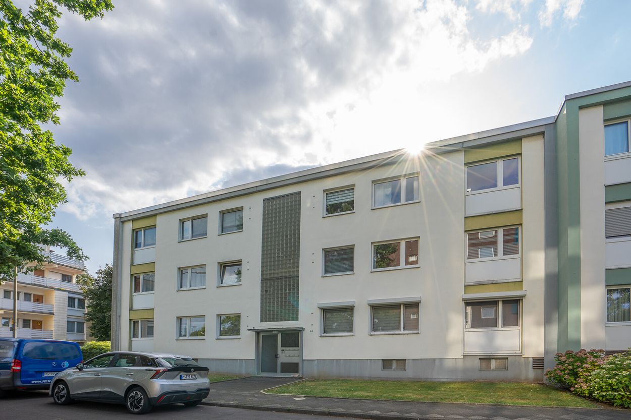 Helle 4-Zimmer-Wohnung mit ca. 104 m², sonnigem Balkon und großzügiger Raumaufteilung