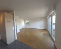 Blick Küche zum Wohnraum 