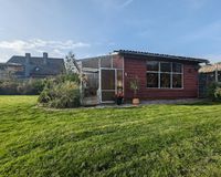 Garten mit Gartenhaus