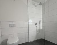 ...mit barrierefreier Dusche 