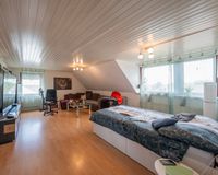 12 Wohnzimmer DG
