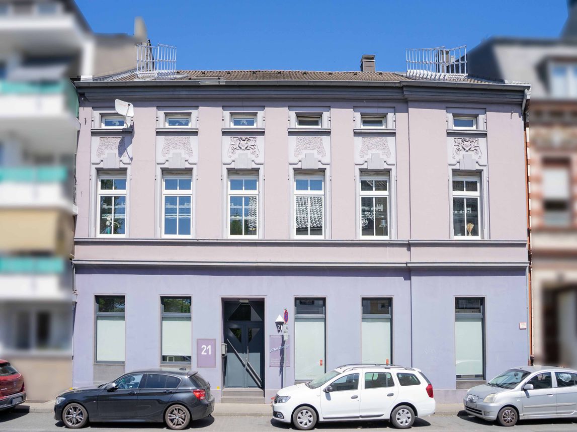 Gepflegtes Wohn-/ und Geschäftshaus in MG-Geneicken