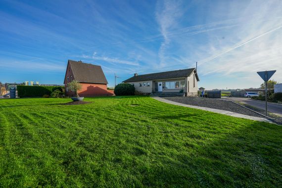 Exklusives Einfamilienhaus mit Baugenehmigung für ein MFH