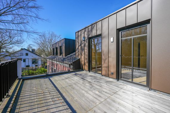Über den Dächern von Ippendorf: Exklusive Dachgeschoss-Oase mit Weitblick und Sternenhimmel-Romantik
