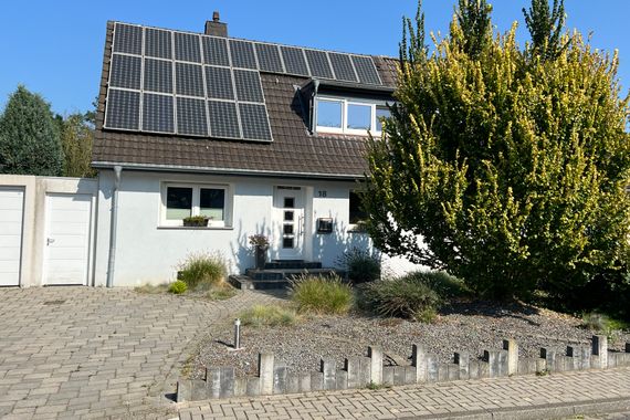 Modernisierte DHH in familienfreundlicher Lage von Rheinberg