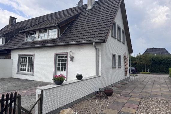 KAPITALANLAGE! Ein Haus- 2 Wohneinheiten mit jeweiligem Gartenbereich