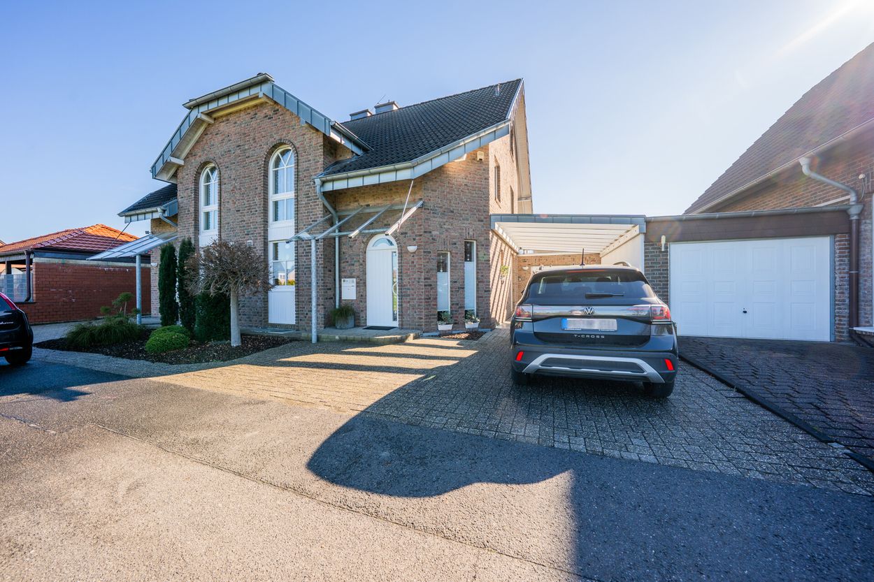 Familientraum auf 126 m² – ausgebautes Dachgeschoss, Außenpool, Sauna & ca. 100 m² Nebengebäude