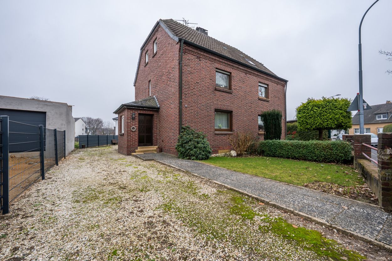 Neues Zuhause oder sichere Investition – Doppelhaushälfte mit Potenzial für Eigennutzer & Anleger