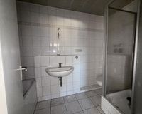 Badezimmer mit Dusche...