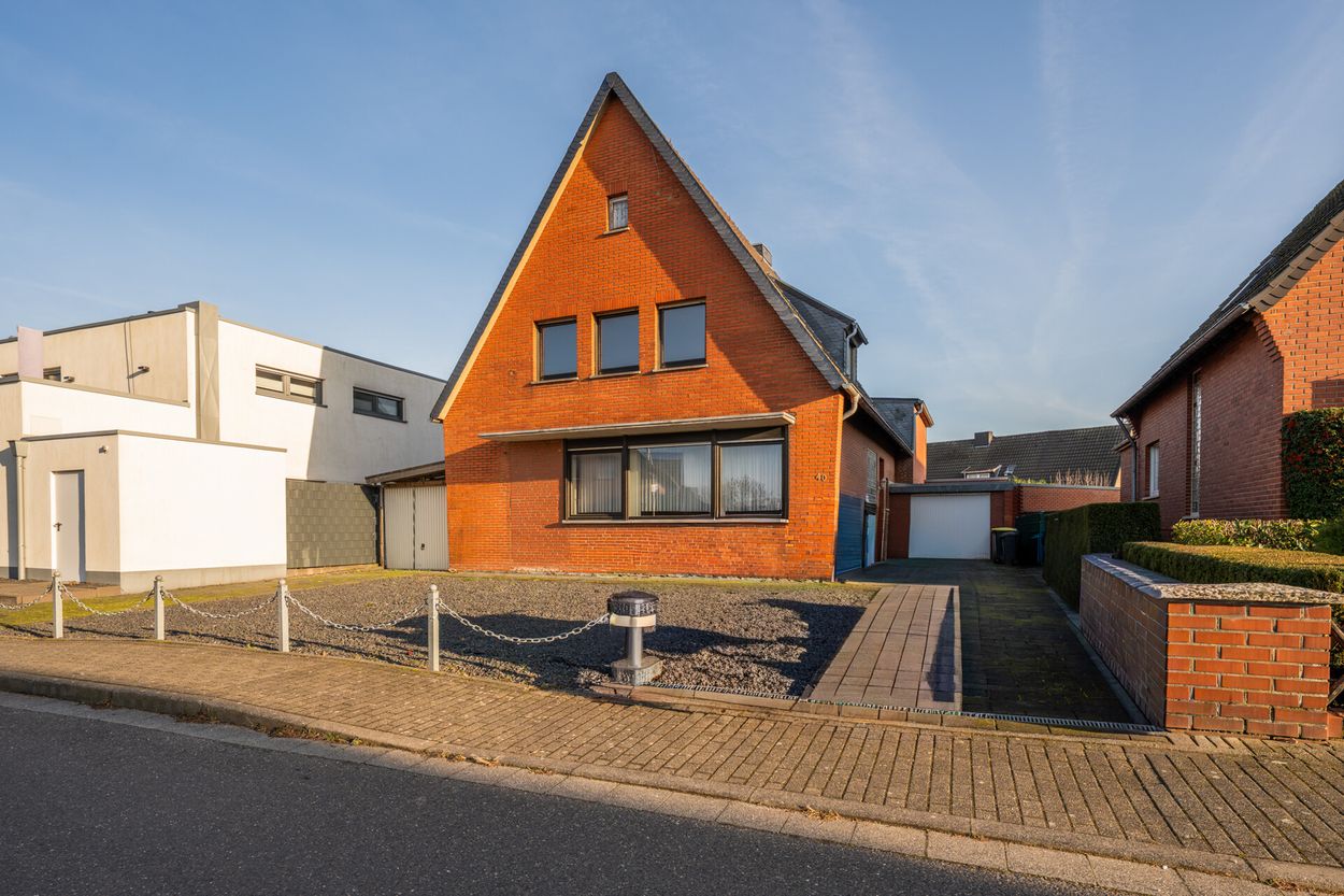 Toplage in Heinsberg / Lieck: Freistehendes Einfamilienhaus nahe Lago Laprello