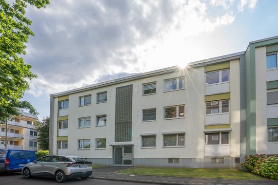 Helle 4-Zimmer-Wohnung mit ca. 104 m², sonnigem Balkon und großzügiger Raumaufteilung