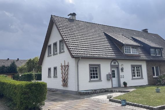 Ein Haus- 2 Einheiten! Idyllische Wohnlage garantiert