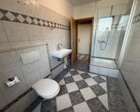 Badezimmer mit Dusche